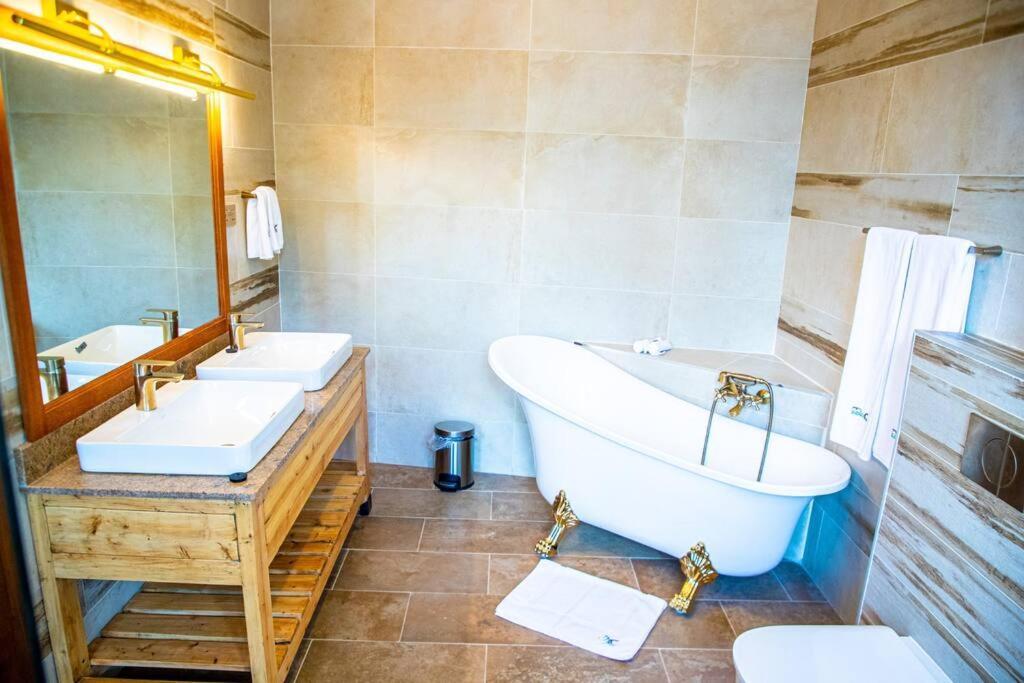 Kirimara Woodlands, Nanyuki Hotel Kültér fotó